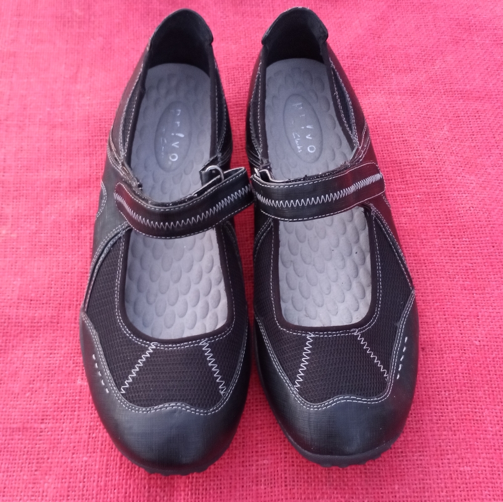 Like new! Clark's Privo Women's 8 M Black Mary Janes